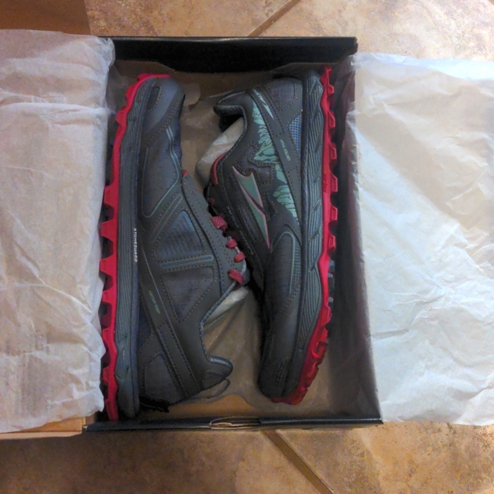 NWT Altra Lone Peak 4